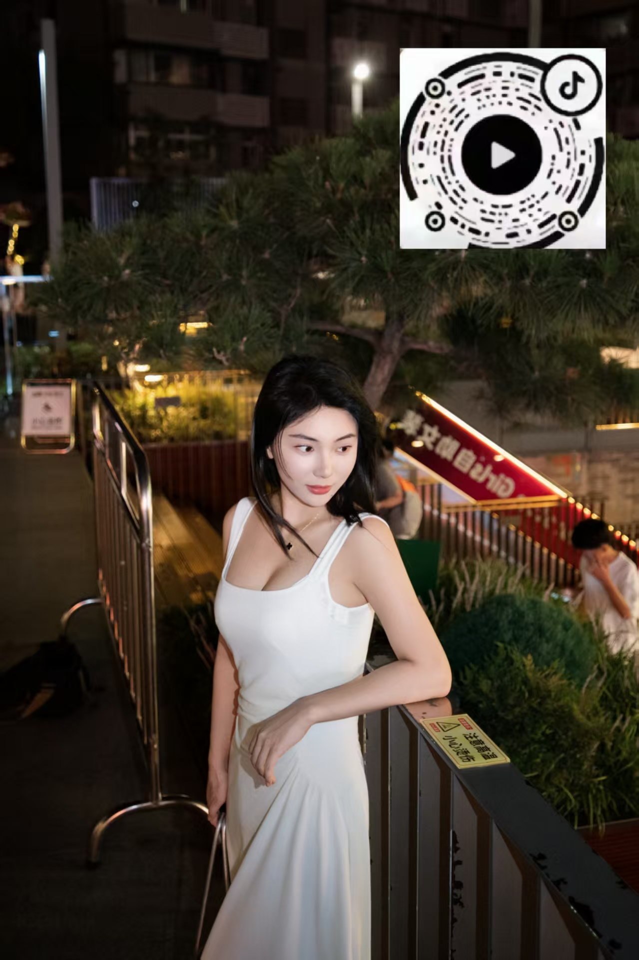 广东 深圳 28岁 158cm 96 C杯 医美 乖巧听话身材好 抽烟纹身:无纹身 SM:可 无套:可 口交:可 过夜:可 同居:可 可飞:可 价格:12 特点:乖巧听话身材好