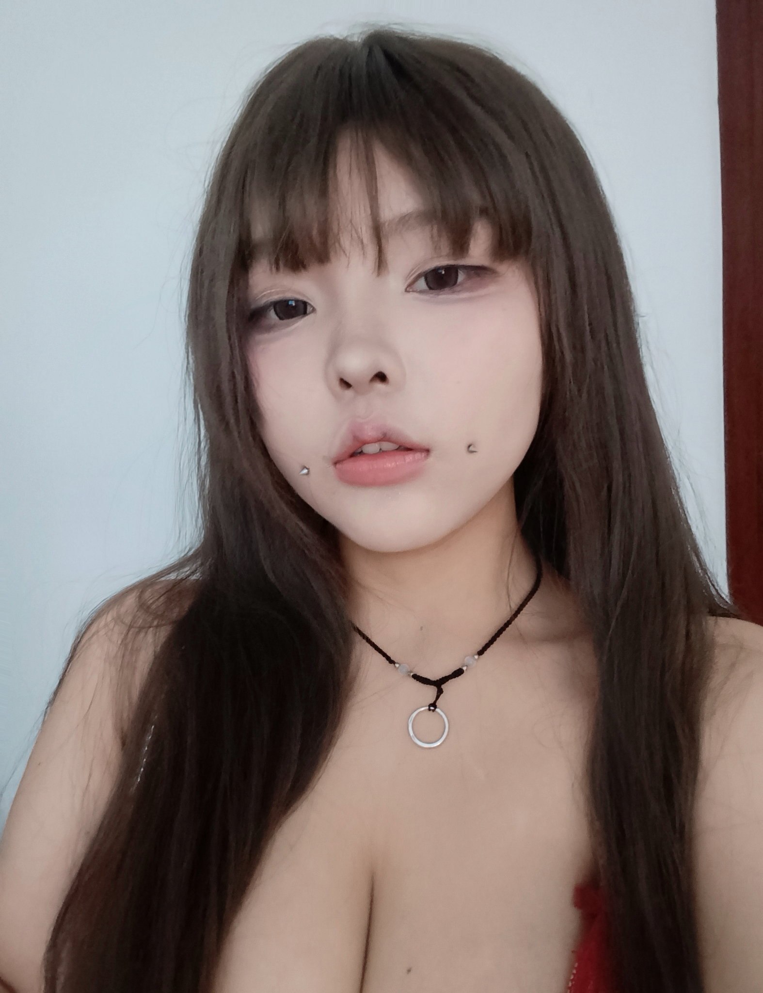 江苏 常州 18岁 158cm 122 D杯 学生 胸大,声音甜,床上反差大 抽烟纹身:无 SM:是 无套:否 口交:可 过夜:可 同居:否 可飞:可 价格:4 特点:胸大,声音甜,床上反差大