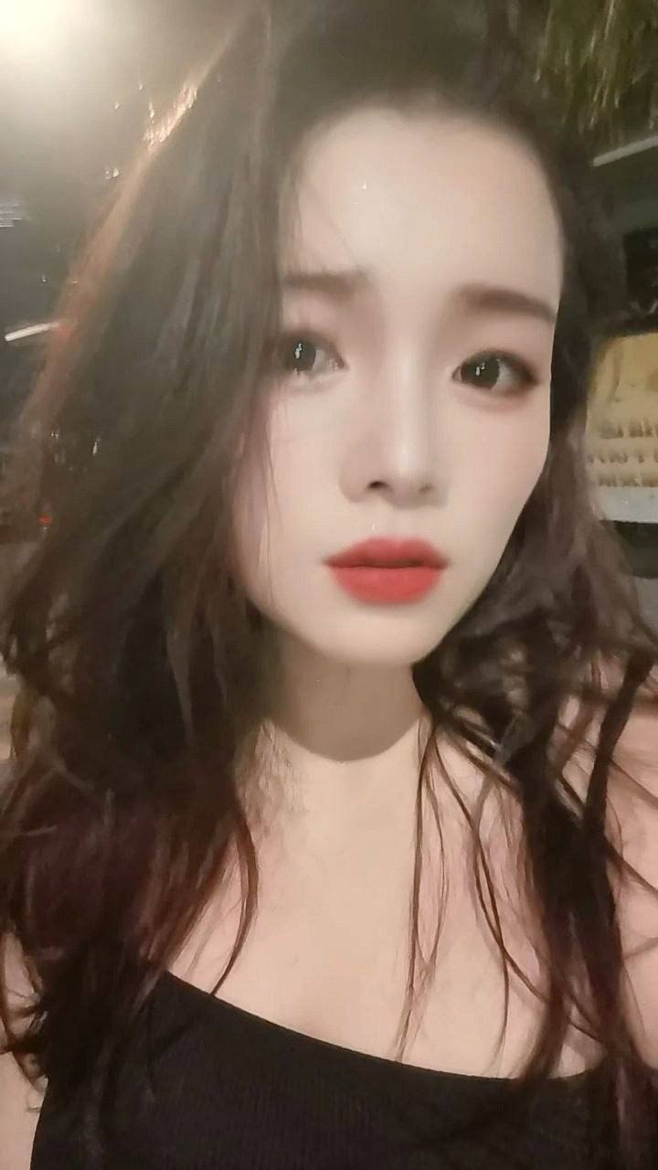 广东 深圳 27岁 156cm 100 E杯 工作 相处好,舒服,生过小孩,活好水多 抽烟纹身:无 SM:否 无套:否 口交:可 过夜:可 同居:否 可飞:否 价格:8 特点:相处好,舒服,生过小孩,活好水多