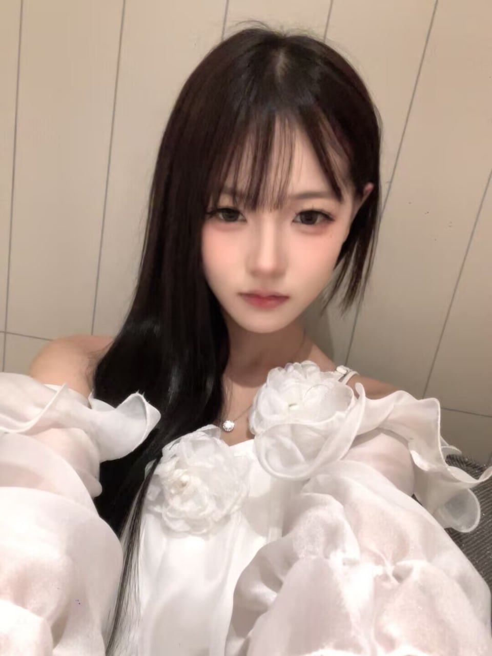 山西 运城 18岁 165cm 83 A杯 无 年轻可爱,私生活干净 抽烟纹身:无 SM:是 无套:否 口交:可 过夜:可 可飞:可 价格:9 特点:年轻可爱,私生活干净