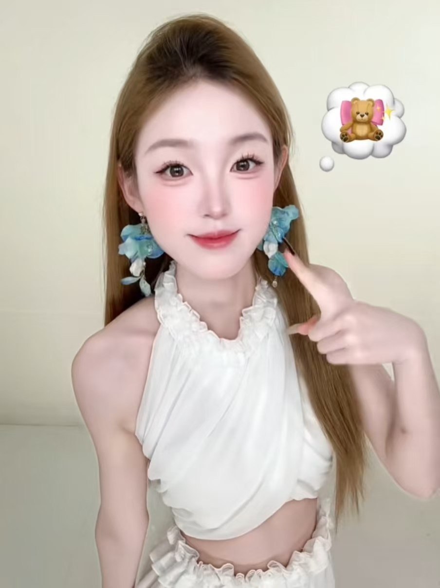 河南 三门峡 18岁 168cm 95 B杯 主播 身材好 舞蹈生会跳舞 抽烟纹身:只抽烟 SM:否 无套:否 口交:否 过夜:可 可飞:否 价格:2 特点:身材好 舞蹈生会跳舞