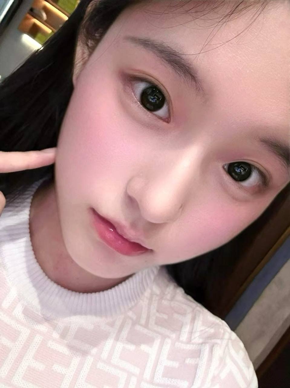 山东 青岛 21岁 175cm 60 C杯 学生 全身无整 皮肤细腻 性格好温柔 听话懂事 抽烟纹身:无 SM:否 无套:否 口交:可 过夜:可 同居:否 可飞:可 安全可出国 价格:20 特点:全身无整 皮肤细腻 性格好温柔 听话懂事