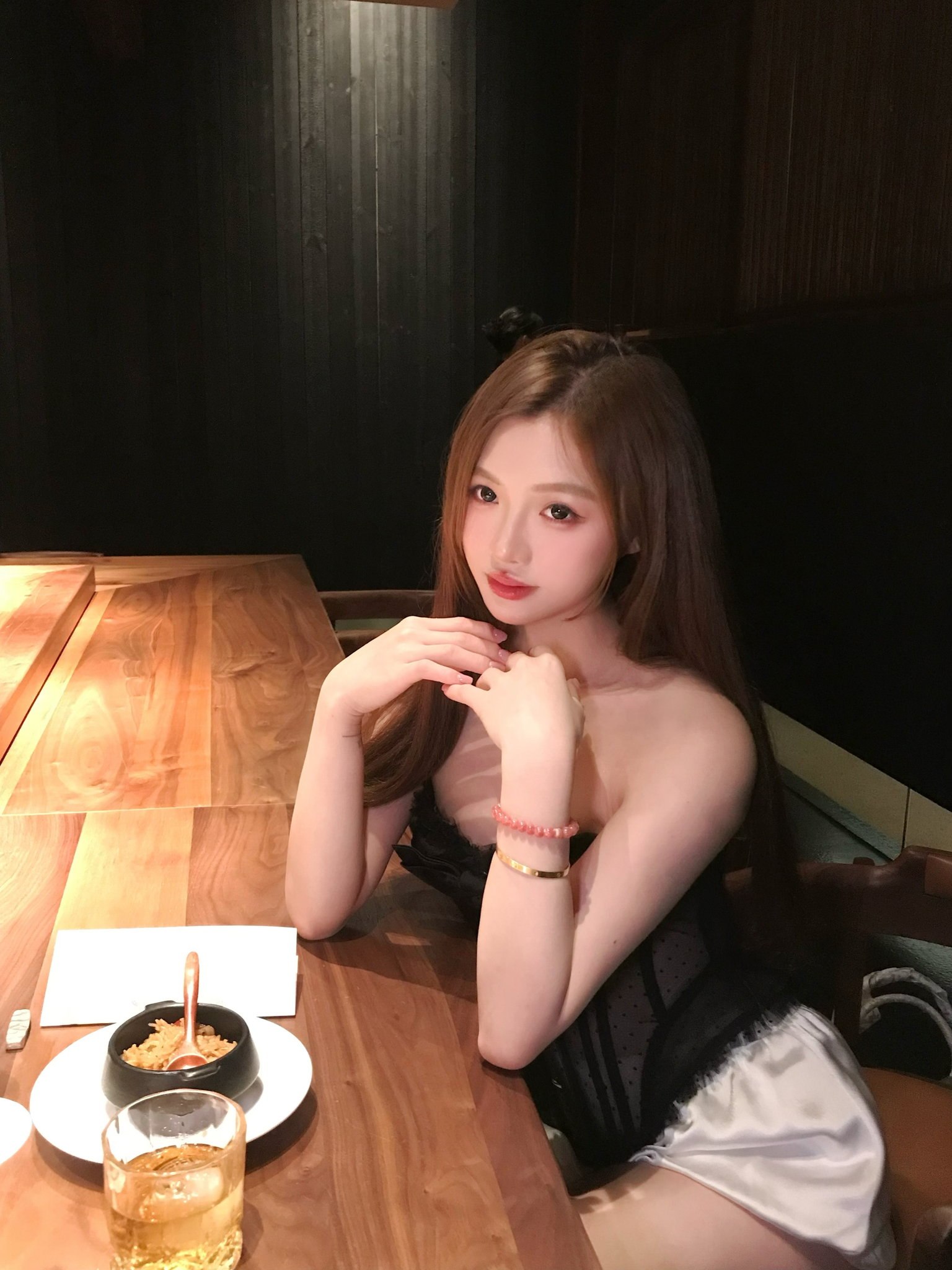 福建 厦门 23岁 165cm 100 C杯 自媒体 反差感极强 会提供情绪价值 洞察感强 聊天永远不让话题落地 有艺术天赋 画古典油画 热爱一切运动滑雪 网球 海钓 身材S胸大腰细屁股大SM可颜射,口爆,添阴/肛,强制自慰,控制高潮,潮吹失禁,肛塞,耳光,捆绑,项圈脚铐,角色扮演,情趣玩具 抽烟纹身:无 SM:轻微可 无套:可 口交:可 过夜:可 同居:否 可飞:可 价格:12 特点:反差感极强 会提供情绪价值 洞察感强 聊天永远不让话题落地 有艺术天赋 画古典油画 热爱一切运动滑雪 网球 海钓 身材S胸大腰细屁股大SM可颜射,口爆,添阴/肛,强制自慰,控制高潮,潮吹失禁,肛塞,耳光,捆绑,项圈脚铐,角色扮演,情趣玩具