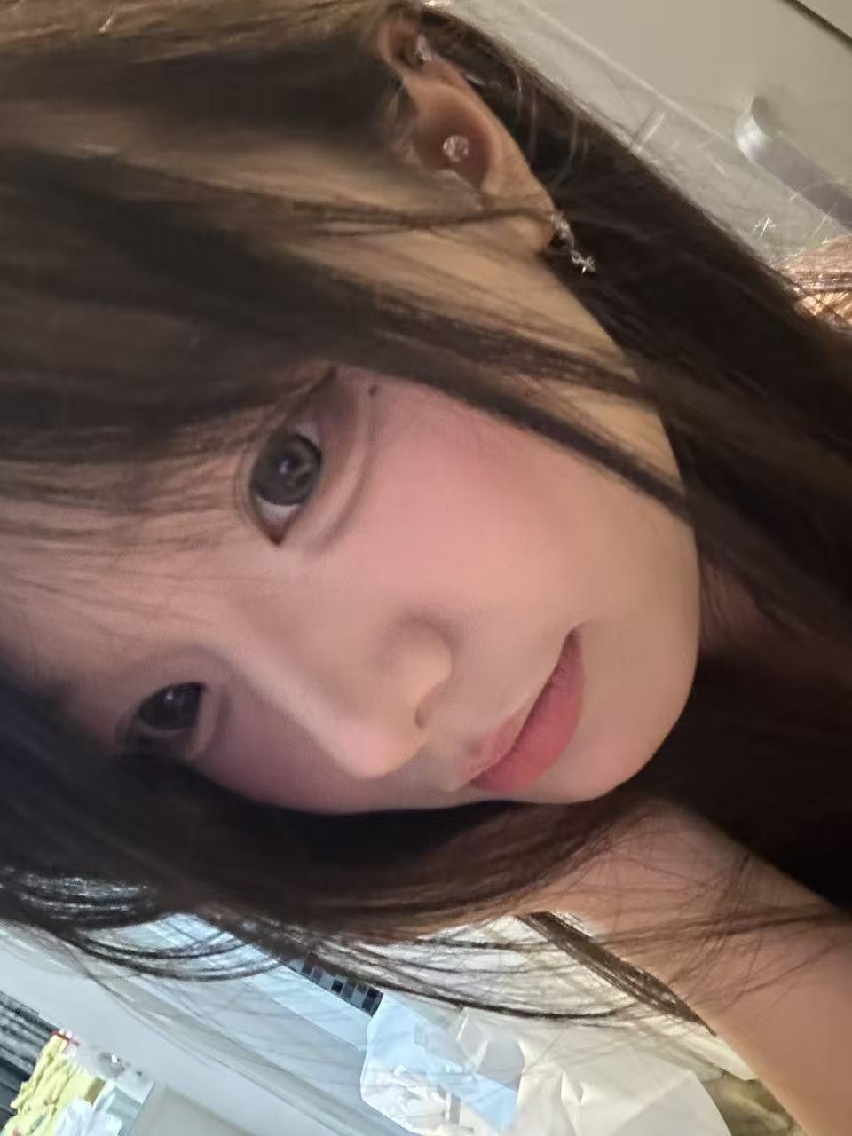 河北 邢台 19岁 155cm 85 C杯 学生 年轻 有趣 情绪价值高 可粘可不粘 SM:是 无套:否 口交:可 过夜:可 可飞:否 价格:3 特点:年轻 有趣 情绪价值高 可粘可不粘