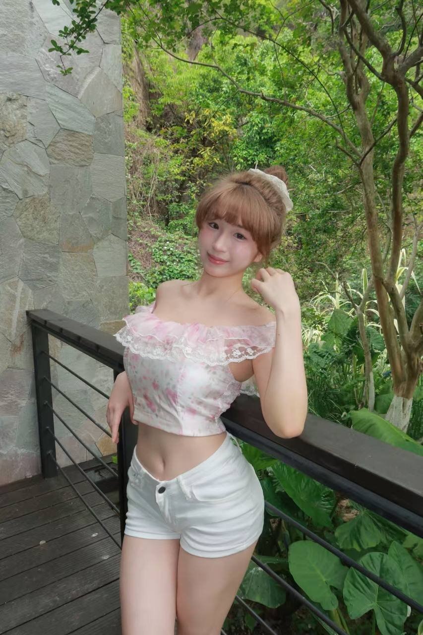 广东 深圳 20岁 165cm 48 D杯 学生 loli 脸,健康,皮肤白滑紧,活力好,配合度高,口技好,双商高懂情绪,喜欢研究食谱喜欢做饭,热爱健身,普拉提,极限运动,c1 驾证 会说广东话和基础英文 SM:是 无套:否 口交:可 过夜:可 同居:否 可飞:可 价格:15 特点:loli 脸,健康,皮肤白滑紧,活力好,配合度高,口技好,双商高懂情绪,喜欢研究食谱喜欢做饭,热爱健身,普拉提,极限运动,c1 驾证 会说广东话和基础英文