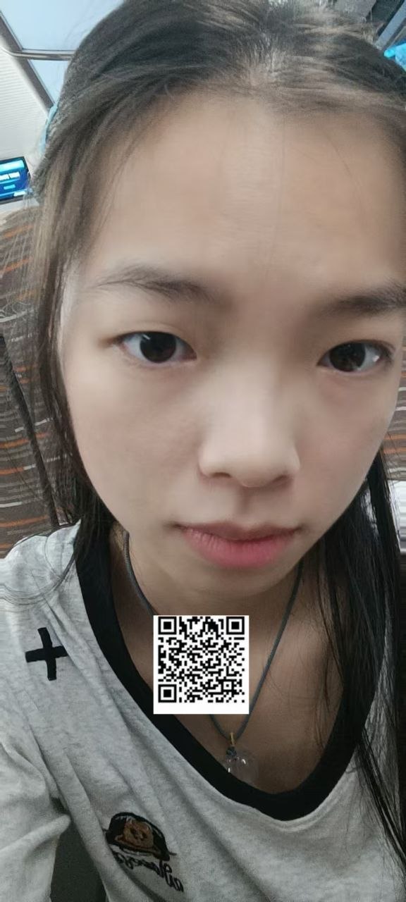 广东 东莞 19岁 150cm 78 B杯 待业 乖巧听话,善解人意.第一次接触 抽烟纹身:无 SM:是 无套:否 口交:可 过夜:可 同居:否 可飞:可 价格:3 特点:乖巧听话,善解人意.第一次接触