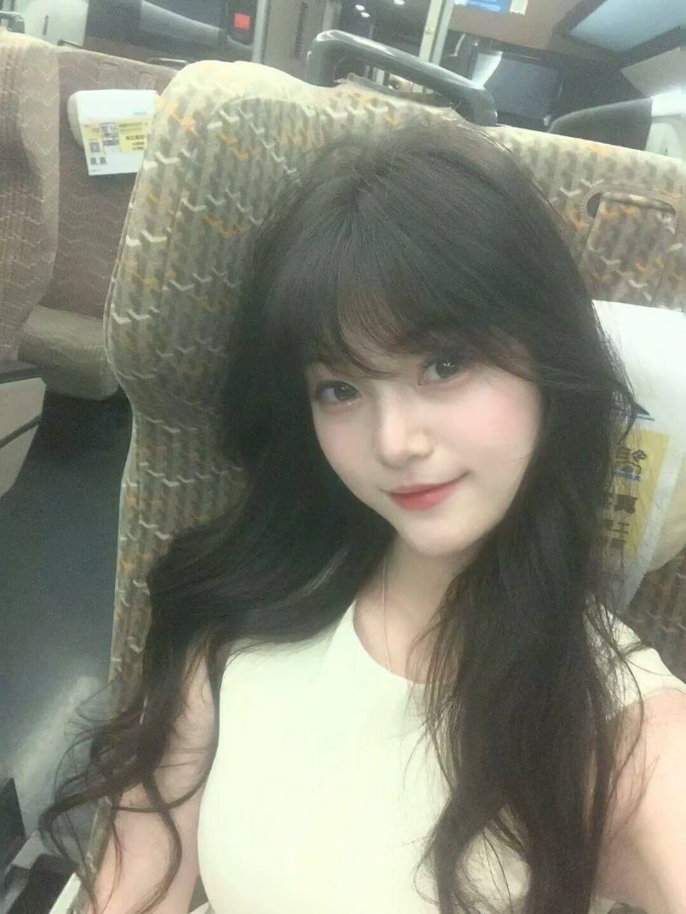 贵州 贵阳 23岁 160cm 88 C杯 学生 元气满满身材曼妙 抽烟纹身:无 SM:是 无套:可 口交:可 过夜:可 同居:否 可飞:可 贵州周边 价格:10 特点:元气满满身材曼妙