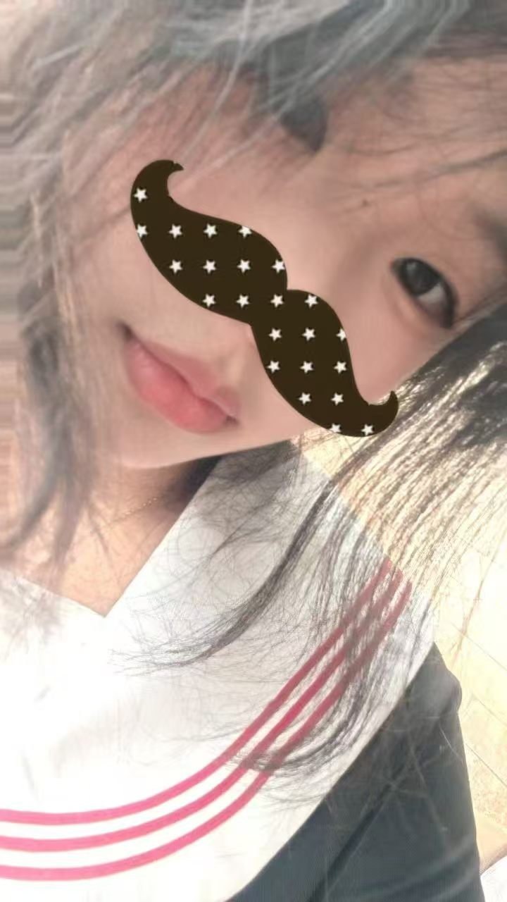 云南 昆明 18岁 165cm 50 B杯 学生 第一次 抽烟纹身:无 SM:否 无套:可 口交:可 过夜:否 同居:否 可飞:否 价格:1500 特点:第一次