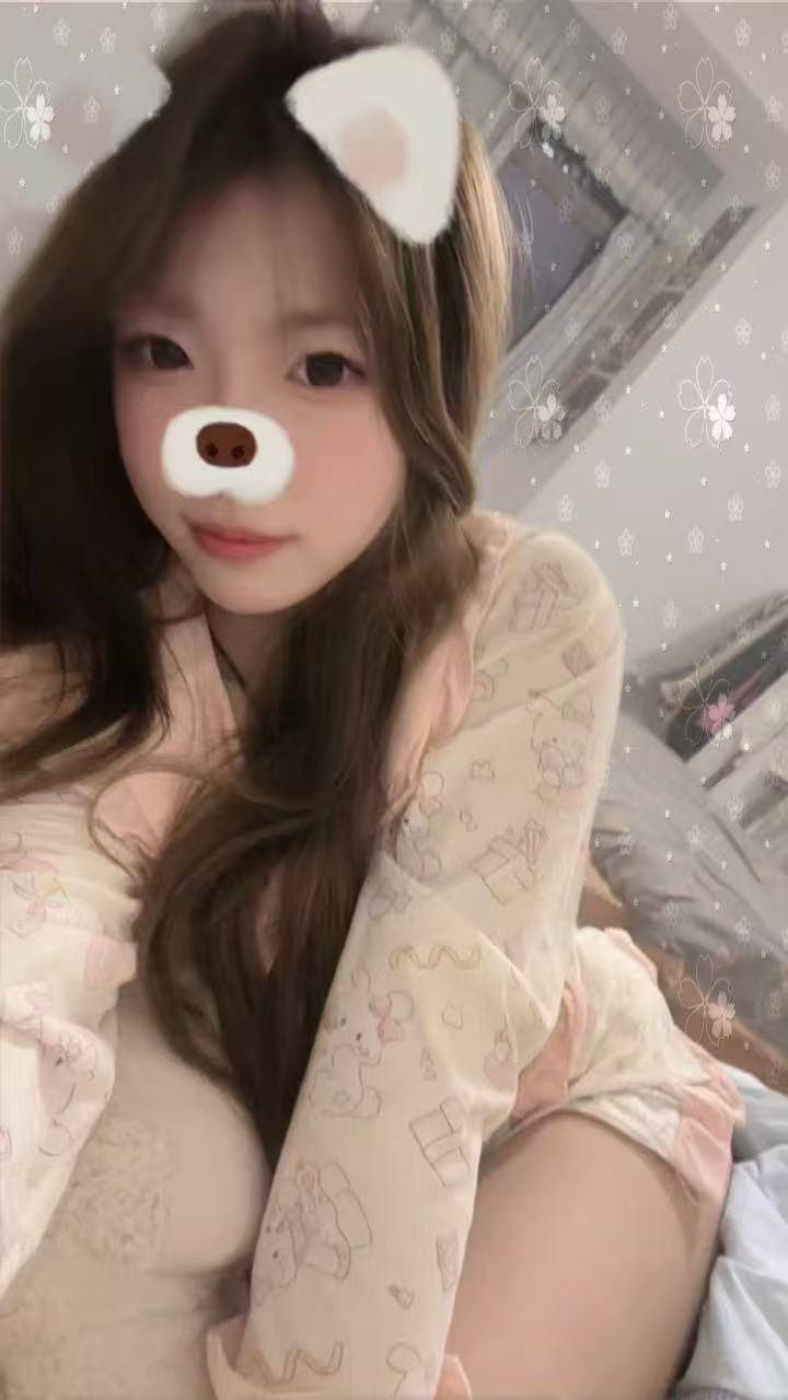 浙江 宁波 19岁 160cm 110 C杯 工作 配合度高,听话 抽烟纹身:无 SM:是 无套:否 口交:可 过夜:可 同居:否 可飞:不能 价格:8 特点:配合度高,听话