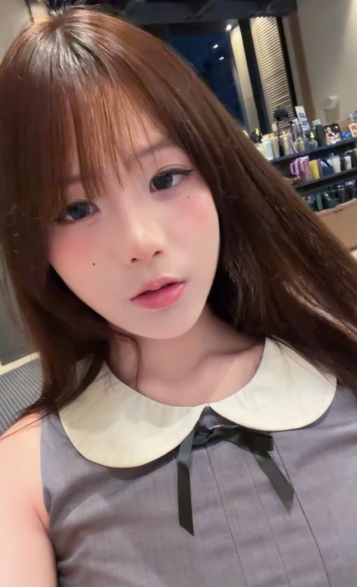 江西 景德镇 18岁 161cm 98 C杯 学生 活泼乖 抽烟纹身:无 SM:可 无套:否 口交:可 过夜:可 同居:可 可飞:可 价格:10 特点:活泼乖