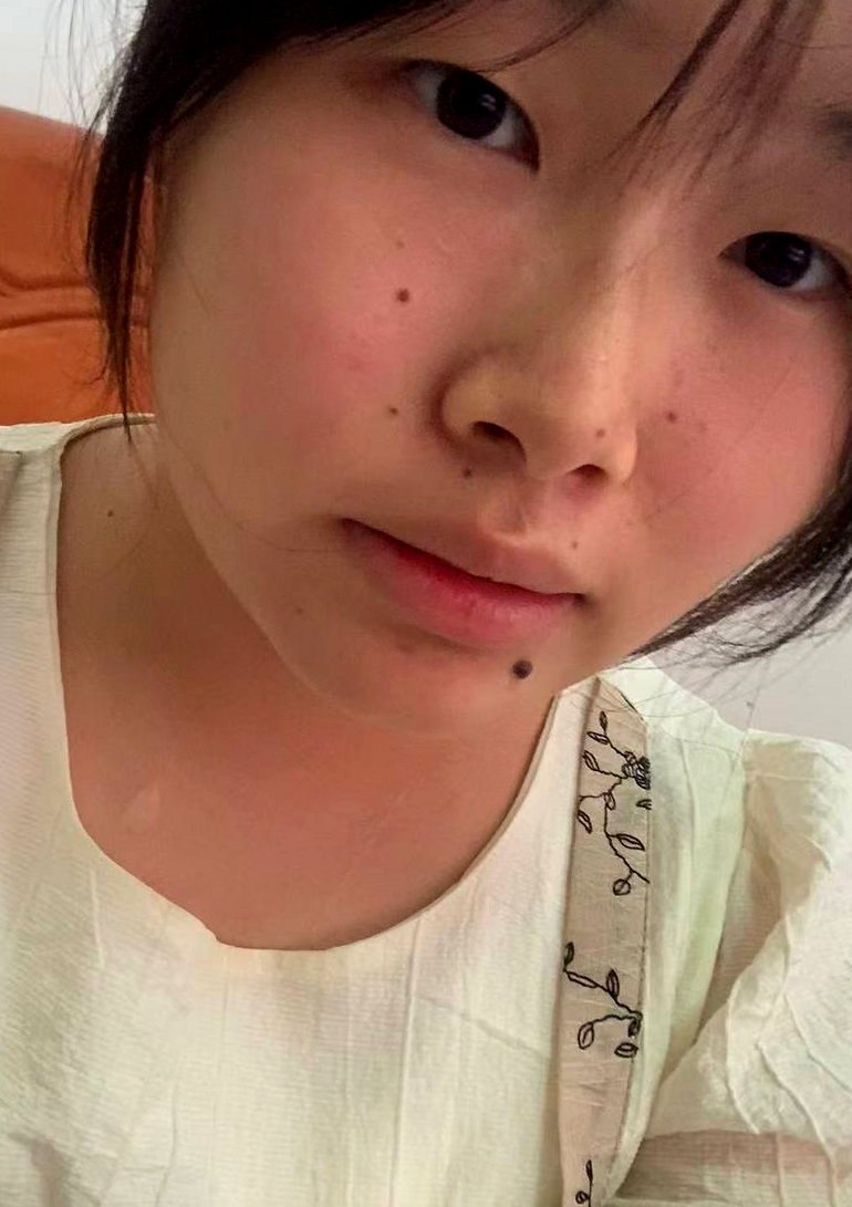 贵州 遵义 18岁 157.5cm 129 C杯 学生 唱歌好听,可SM,配合度高。叫床非常好听。配合度好。骚的飞起,全国飞,情绪价值满满。私生活简单。 抽烟纹身:无 SM:是 无套:否 口交:可 过夜:可 同居:否 可飞:可 价格:2-3 特点:唱歌好听,可SM,配合度高。叫床非常好听。配合度好。骚的飞起,全国飞,情绪价值满满。私生活简单。