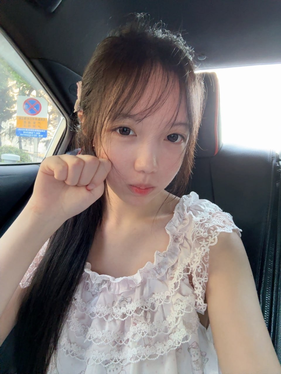 江苏 无锡 19岁 165cm 88 A杯 学生 第一次找,没什么经验,脸蛋清纯得像个邻家妹妹,性格更是软到骨子里,你说什么就是什么。平时温温顺顺的,私底下又黏人又听话。 SM:是 无套:加钱 口交:可 过夜:可 可飞:可 价格:6-8 特点:第一次找,没什么经验,脸蛋清纯得像个邻家妹妹,性格更是软到骨子里,你说什么就是什么。平时温温顺顺的,私底下又黏人又听话。