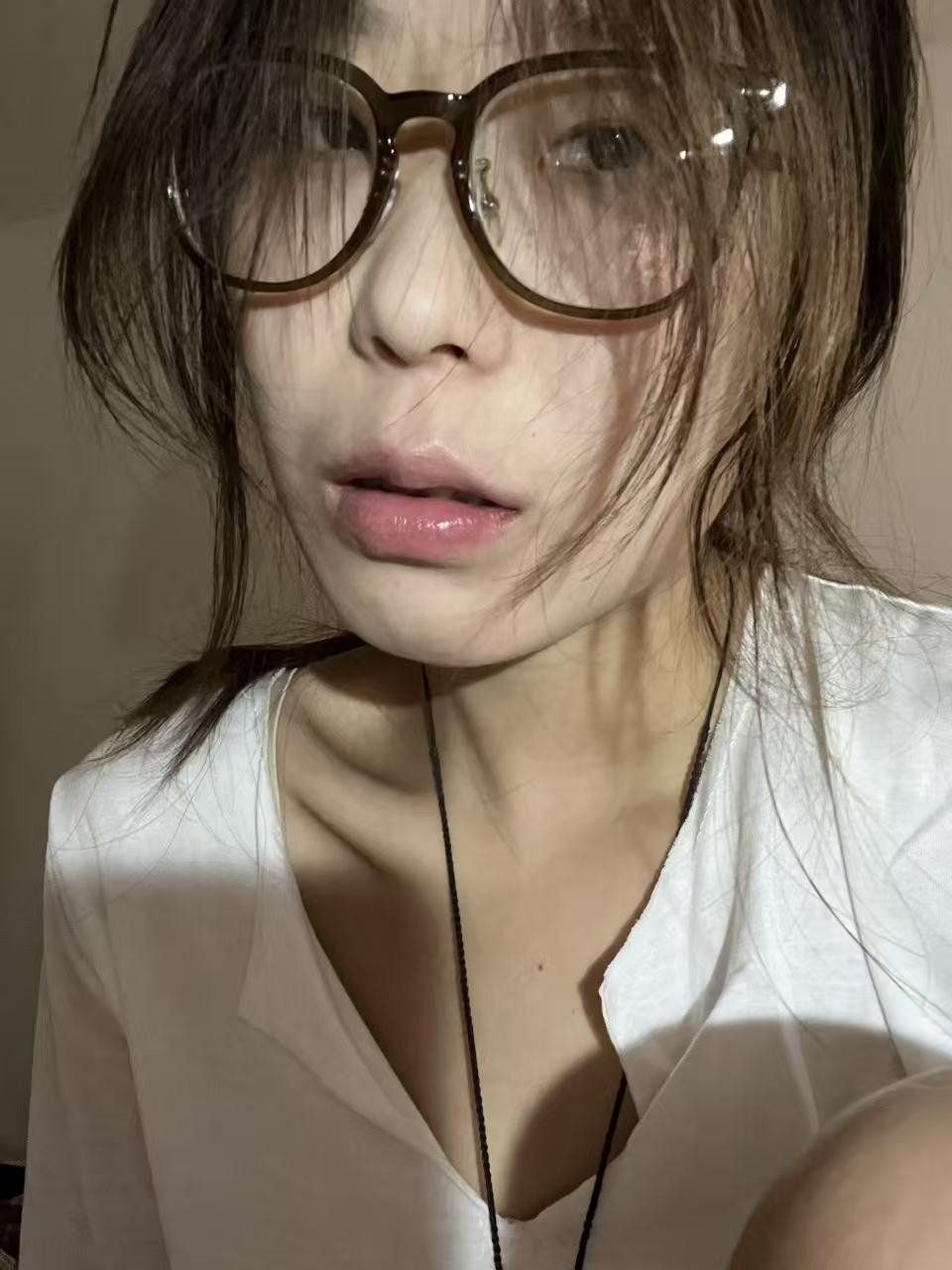 广东 深圳 23岁 167cm 98 A杯 工作 腿长身材比例很好 听话懂事反差 配合度高 有坚持健身 抽烟纹身:不抽烟有纹身 SM:是 无套:可 口交:可 过夜:否 同居:可 可飞:能 价格:3 特点:腿长身材比例很好 听话懂事反差 配合度高 有坚持健身