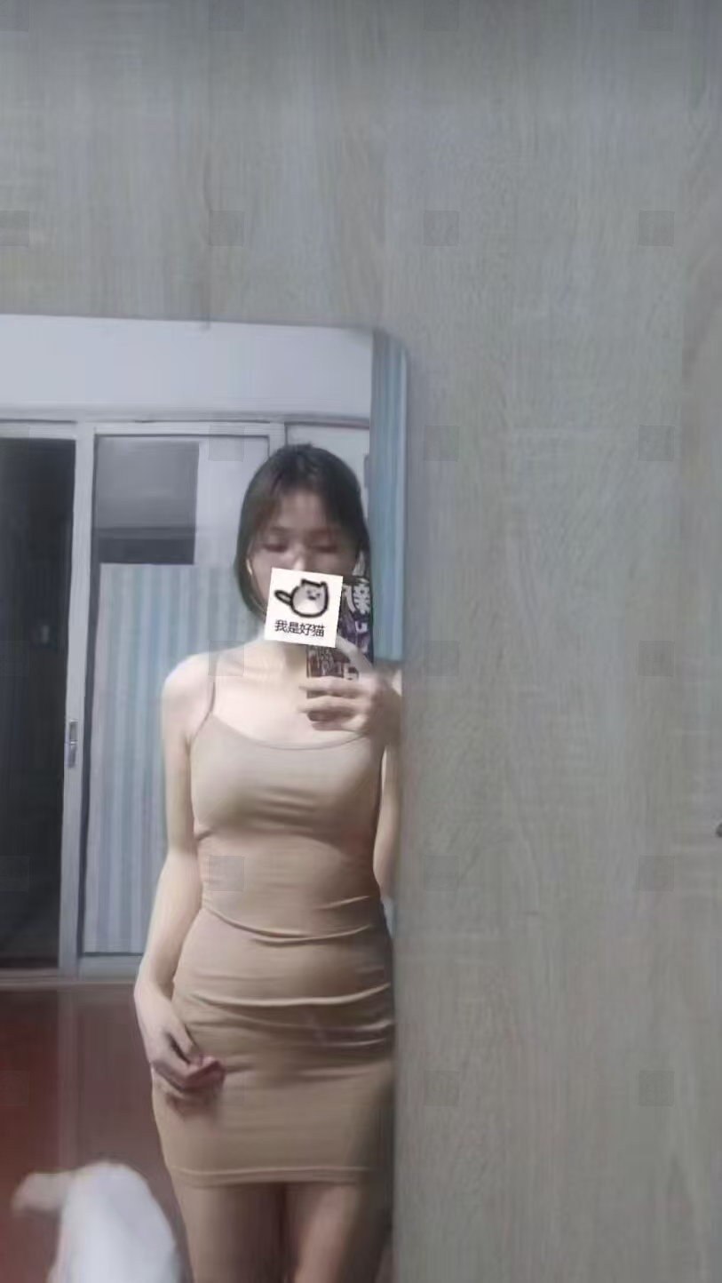 广东 广州 25岁 160cm 100 B杯 会计 屁股大,懂事听话配合度高,水多容易高潮,可以解锁各种姿势,性欲高娇喘不断 SM:否 无套:否 口交:可 过夜:可 可飞:否 价格:10 特点:屁股大,懂事听话配合度高,水多容易高潮,可以解锁各种姿势,性欲高娇喘不断