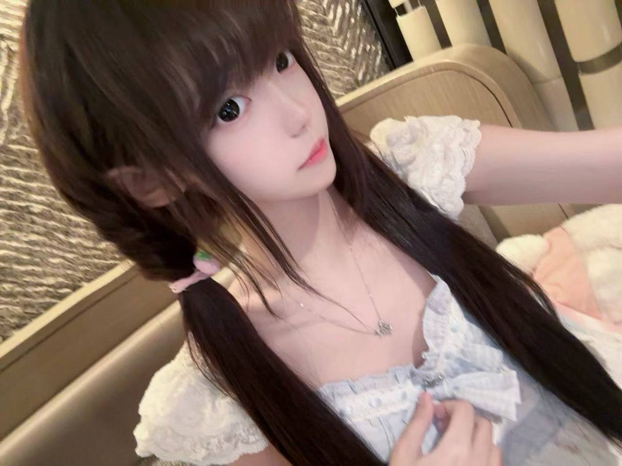 辽宁 沈阳 18岁 161cm 82 B杯 听话 温柔 不是精神小妹 抽烟纹身:无 SM:否 无套:可 口交:可 过夜:可 同居:否 可飞:可 外省 价格:24 特点:听话 温柔 不是精神小妹