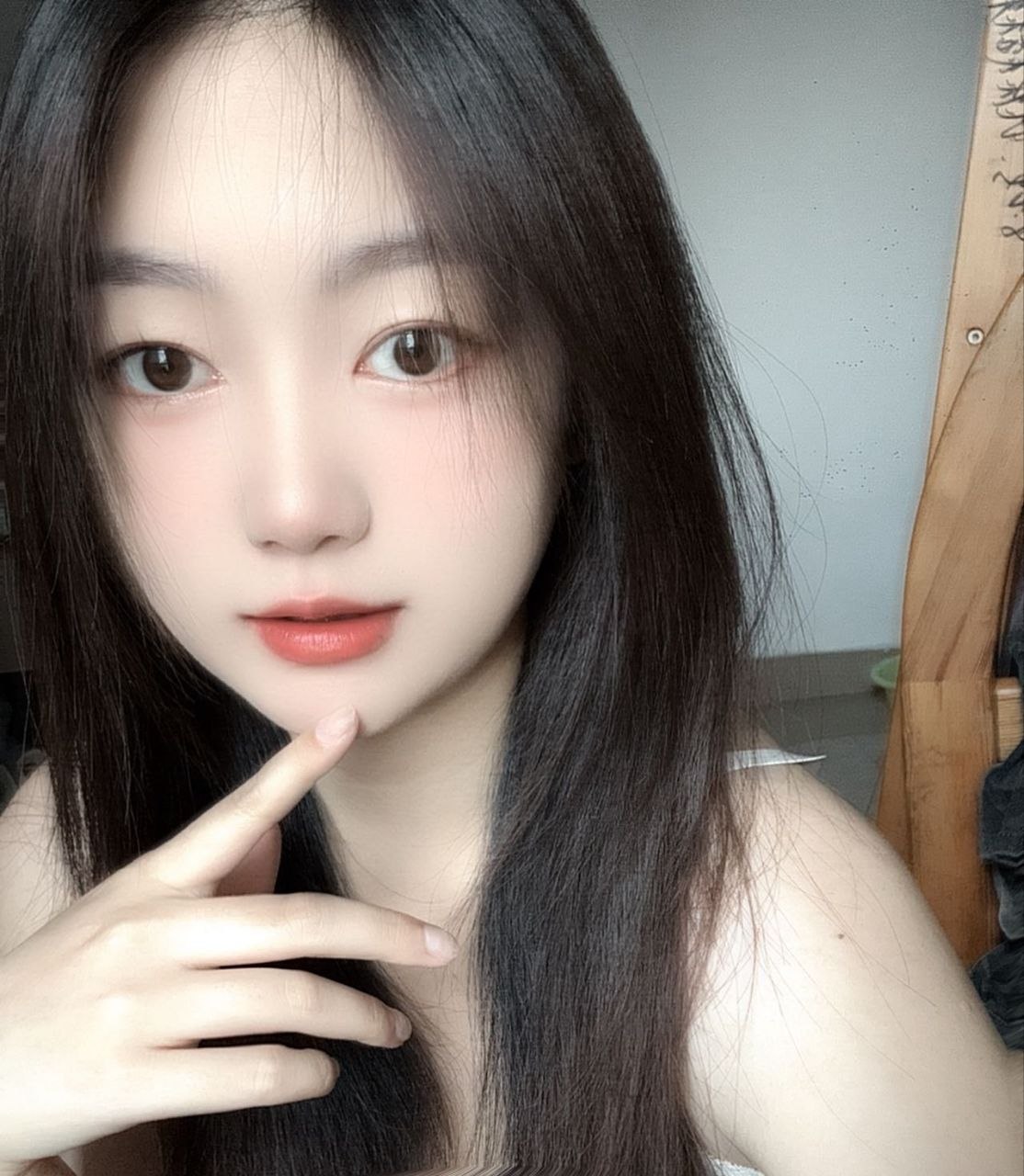 广东 广州 天河 21岁 165cm 124 C杯 美容 文静乖巧活泼,生活单一不出入酒吧 KTV,爱好健身唱歌 抽烟纹身:无 SM:可 无套:否 口交:可 过夜:可 同居:否 可飞:可 价格:10 特点:文静乖巧活泼,生活单一不出入酒吧 KTV,爱好健身唱歌