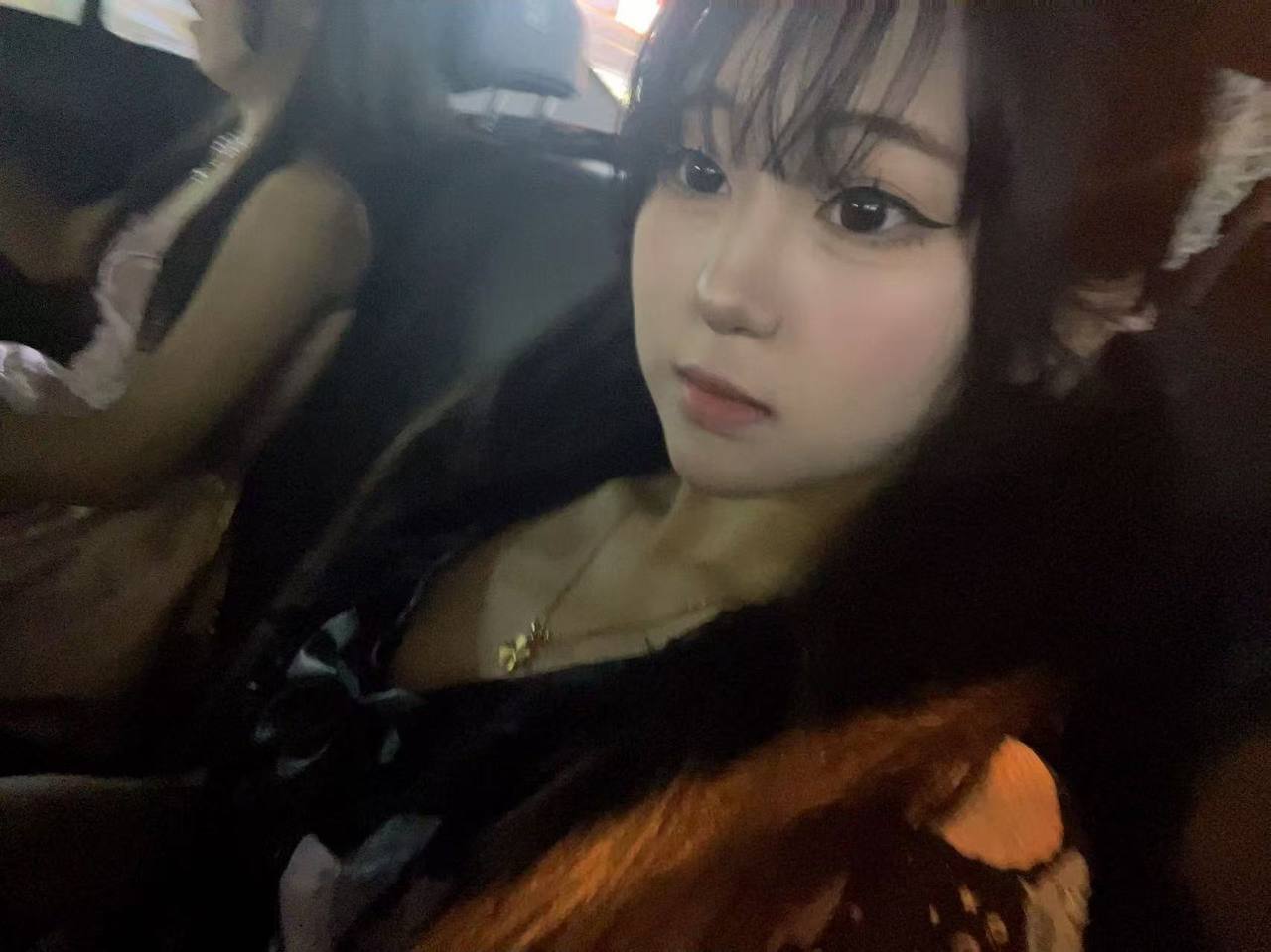 四川 成都 19岁 160cm 95 B杯 女生 听话懂事乖巧反差蜜桃臀 抽烟纹身:无 SM:可 无套:否 口交:可 过夜:可 同居:可 可飞:可 成都附近及外省 价格:16 特点:听话懂事乖巧反差蜜桃臀
