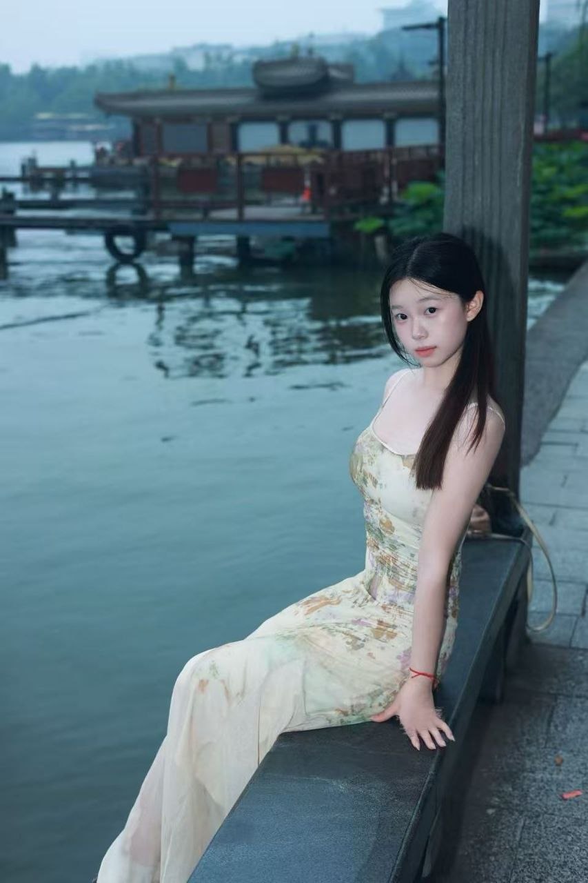 广东 深圳 22岁 165cm 99 C杯 美股投资,学习AI中 会玩可带高尔夫潜水,有上进心执行力强学习力强聪明懂感恩真诚提供情绪价值 抽烟纹身:不抽烟无纹身 SM:可 无套:否 口交:可 过夜:否 同居:可 可飞:可 北京上海 香港澳门 新加坡 欧洲美国 价格:15 特点:会玩可带高尔夫潜水,有上进心执行力强学习力强聪明懂感恩真诚提供情绪价值