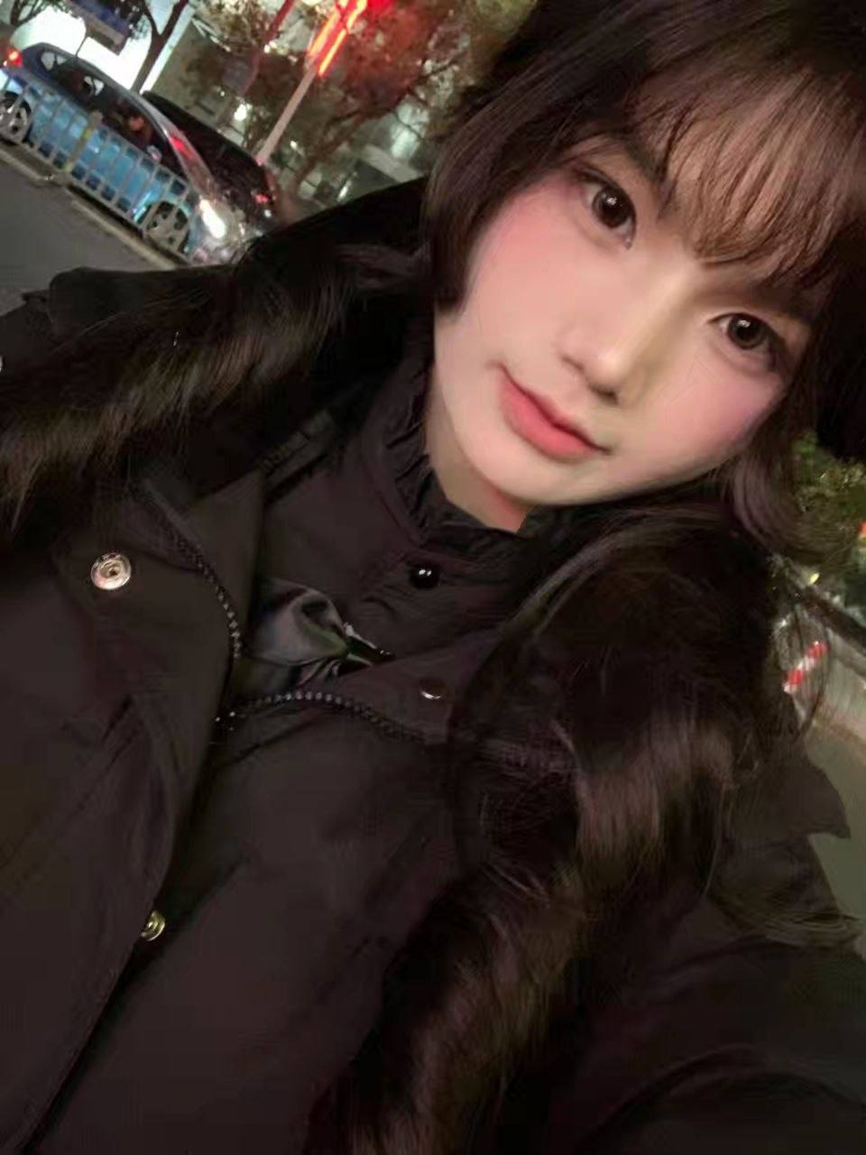 江西 萍乡 18岁 160cm 100 B杯 学生 温柔,听话,皮肤白,接受能力强 抽烟纹身:无 SM:轻微 无套:否 口交:可 过夜:可 同居:否 可飞:可 价格:3-6 特点:温柔,听话,皮肤白,接受能力强