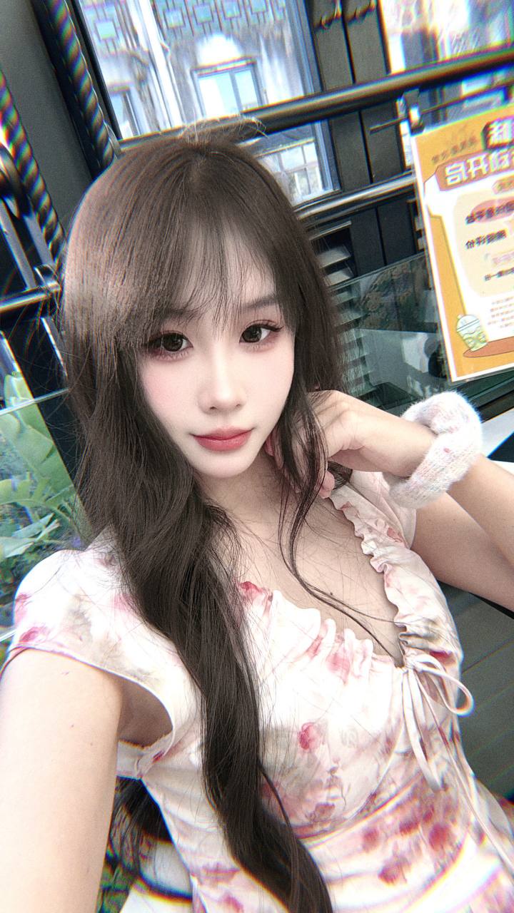 云南 大理 23岁 164cm 100 B杯 无 会来事儿,反差,活好,情绪价值高,会叫 抽烟纹身:无 SM:否 无套:可 口交:可 过夜:可 同居:可 可飞:可 价格:5 特点:会来事儿,反差,活好,情绪价值高,会叫