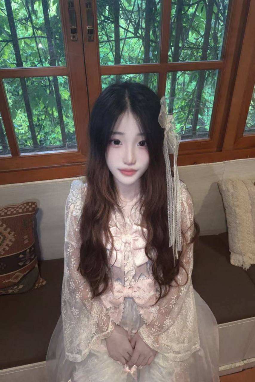 山东 临沂 18岁 158cm 90 B杯 学生 声音好听 会唱歌 抽烟纹身:无 SM:轻微 无套:否 口交:可 过夜:可 可飞:可 价格:12 特点:声音好听 会唱歌