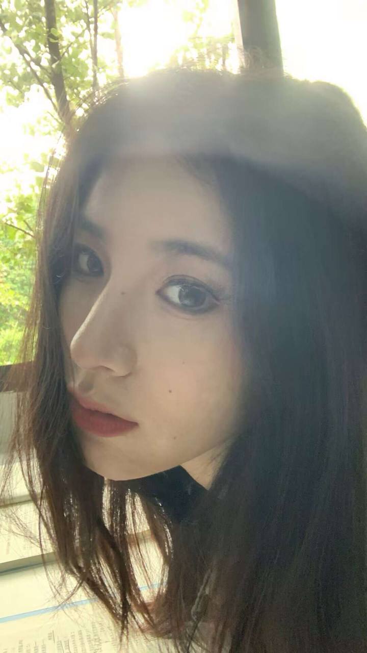浙江 嘉兴 海宁 23岁 158cm 85 B杯 无 乖巧懂事 抽烟纹身:无 SM:否 无套:可 口交:否 过夜:可 同居:否 可飞:可 价格:30 特点:乖巧懂事