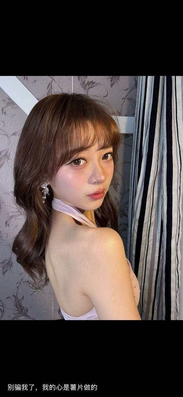 江苏 20岁 161cm 80 B杯 学生 性格好活泼开朗 可御可甜 抽烟纹身:一点点纹身 不抽烟 SM:否 无套:否 口交:可 过夜:可 可飞:否 价格:8 特点:性格好活泼开朗 可御可甜