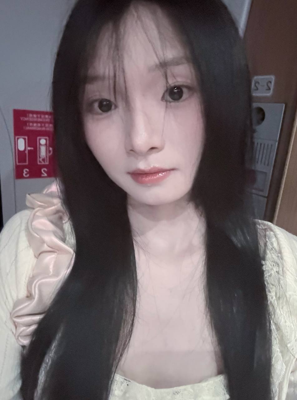 广西 桂林 27岁 154cm 81 A杯 工作 性格软软的 温柔可爱 脾气好 懂事体贴 抽烟纹身:无 SM:否 无套:可 口交:可 过夜:可 同居:否 可飞:可 价格:4.5 特点:性格软软的 温柔可爱 脾气好 懂事体贴
