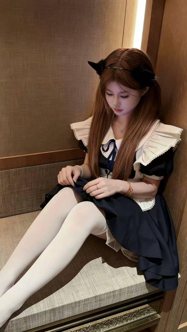 广东 广州 19岁 152cm 72 A杯 学生 娇小 合法萝莉 抽烟纹身:无 SM:可 无套:可 口交:可 过夜:可 同居:否 可飞:可 不要太远可沟通 价格:9 特点:娇小 合法萝莉
