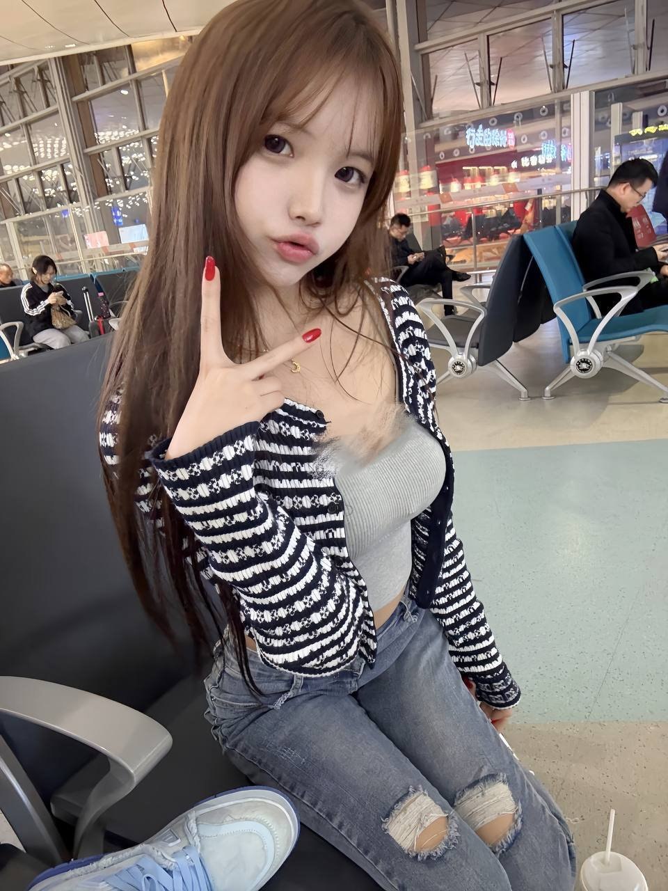 江苏 徐州 18岁 165cm 85 B杯 女生 可爱俏皮 迷人 性格稳定 脾气好 可以跟闺蜜一起双飞 抽烟纹身:无抽烟有纹身 SM:可 无套:否 口交:可 过夜:可 同居:可 可飞:可飞外省 价格:6 特点:可爱俏皮 迷人 性格稳定 脾气好 可以跟闺蜜一起双飞