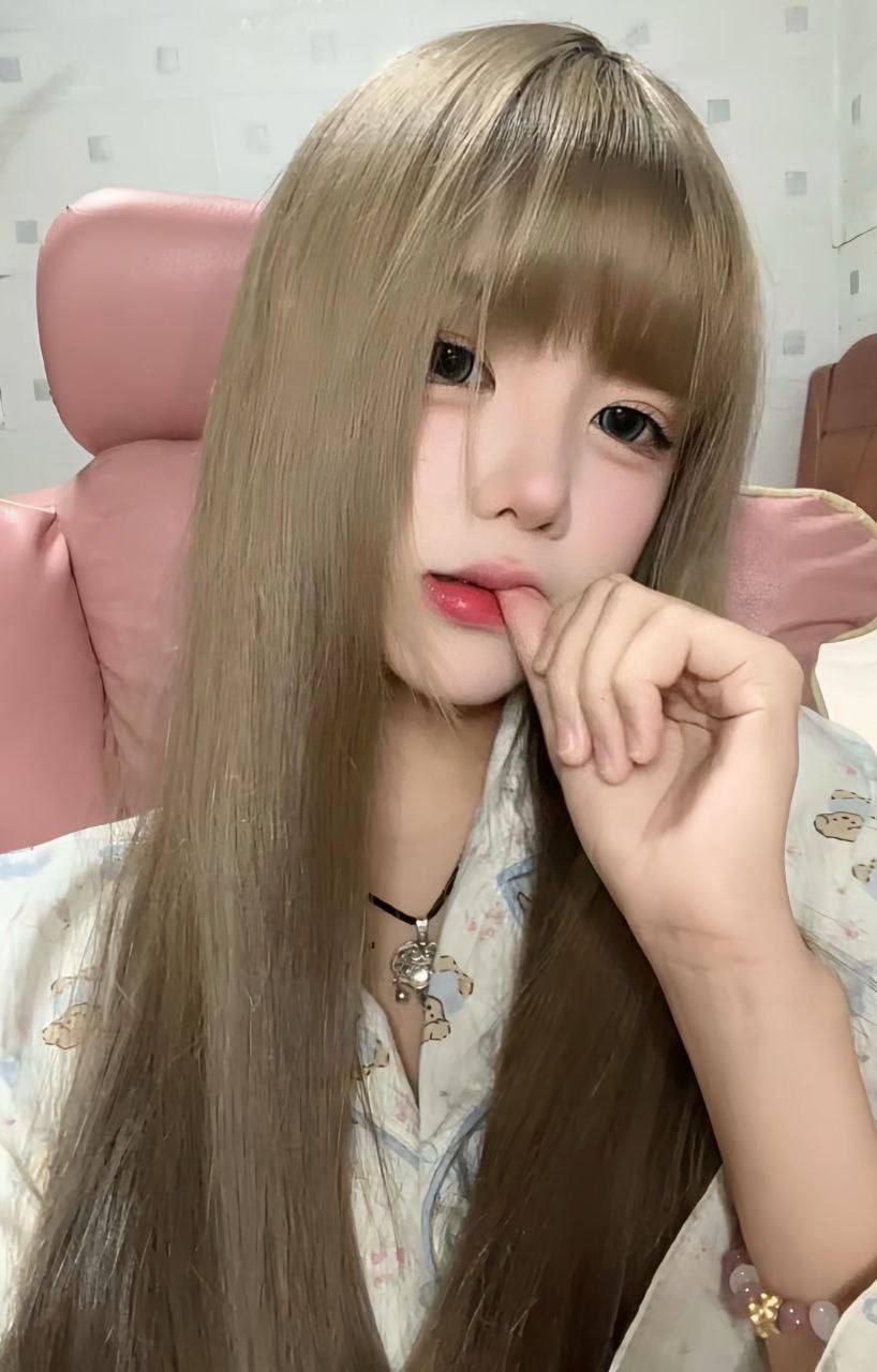湖南 长沙 18岁 165cm 103 C杯 学生 嘴甜 SM:否 无套:否 口交:可 过夜:可 同居:否 可飞:可 附近城市外省 价格:4.5 特点:嘴甜
