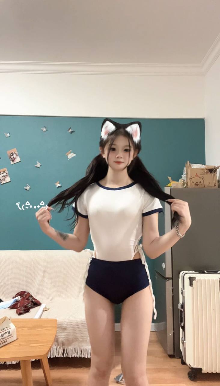 福建 泉州 19岁 161cm 85 B杯 刚毕业 圈子小,听话懂事,温柔体贴,安静内敛也可外向,甜美清纯,情绪稳定不做作,会唱歌做饭,风格多变,曲线美有肉感,笑容甜美治愈,声音初恋感 抽烟纹身:小纹身 SM:可 无套:可 口交:可 过夜:可 同居:否 可飞:可 价格:3 特点:圈子小,听话懂事,温柔体贴,安静内敛也可外向,甜美清纯,情绪稳定不做作,会唱歌做饭,风格多变,曲线美有肉感,笑容甜美治愈,声音初恋感