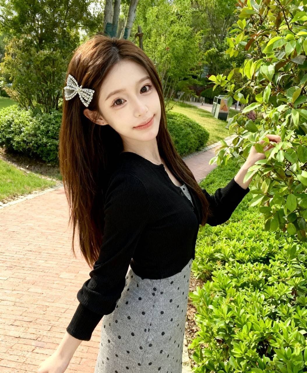 陕西 西安 19岁 166cm 90 C杯 学生 皮肤雪白,身材好,声音好听身体柔软无整,素颜好看 抽烟纹身:不抽烟不纹身 SM:是 无套:否 口交:可 过夜:可 同居:可 可飞:可 港澳 价格:20 特点:皮肤雪白,身材好,声音好听身体柔软无整,素颜好看