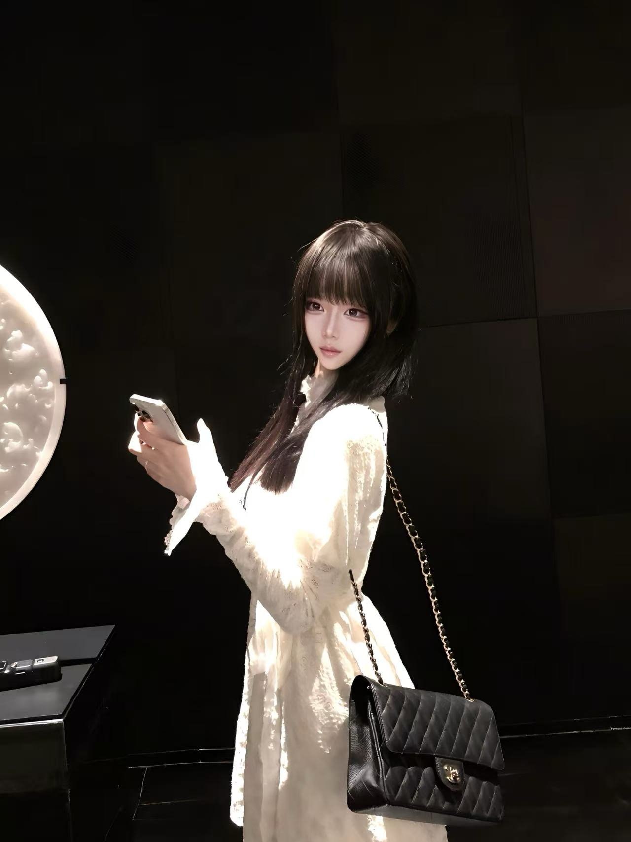 广东 深圳 18岁 160cm 79 B杯 学生 乖巧 听话 在校女高 很嫩 颜值ok 学过唱歌 书法满级 声音好听 少女音色 会提供情绪价值 性格外向 期待老板开发多姿势 抽烟纹身:无 SM:是 无套:否 口交:可 过夜:否 同居:可 可飞:可 价格:4 特点:乖巧 听话 在校女高 很嫩 颜值ok 学过唱歌 书法满级 声音好听 少女音色 会提供情绪价值 性格外向 期待老板开发多姿势