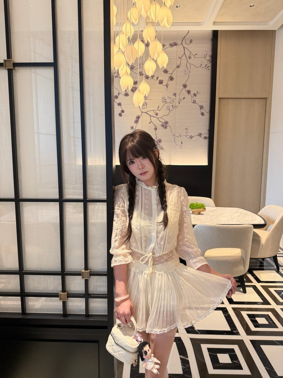 江苏 苏州 18岁 160cm 96 C杯 颜值身材双天花板的可爱萌妹,性格温柔不作妖,带出门长足面子。 私底下奉行绝对顺从,超高配合度、懂迎合不扫兴 抽烟纹身:无 SM:是 无套:可 口交:可 过夜:可 可飞:可 价格:6-9 特点:颜值身材双天花板的可爱萌妹,性格温柔不作妖,带出门长足面子。 私底下奉行绝对顺从,超高配合度、懂迎合不扫兴