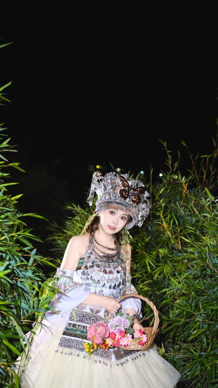 贵州 贵阳 23岁 155cm 98 B杯 文员 娃娃音,身材好 抽烟纹身:无 SM:否 无套:否 口交:可 过夜:可 同居:看情况 可飞:否 价格:15 特点:娃娃音,身材好