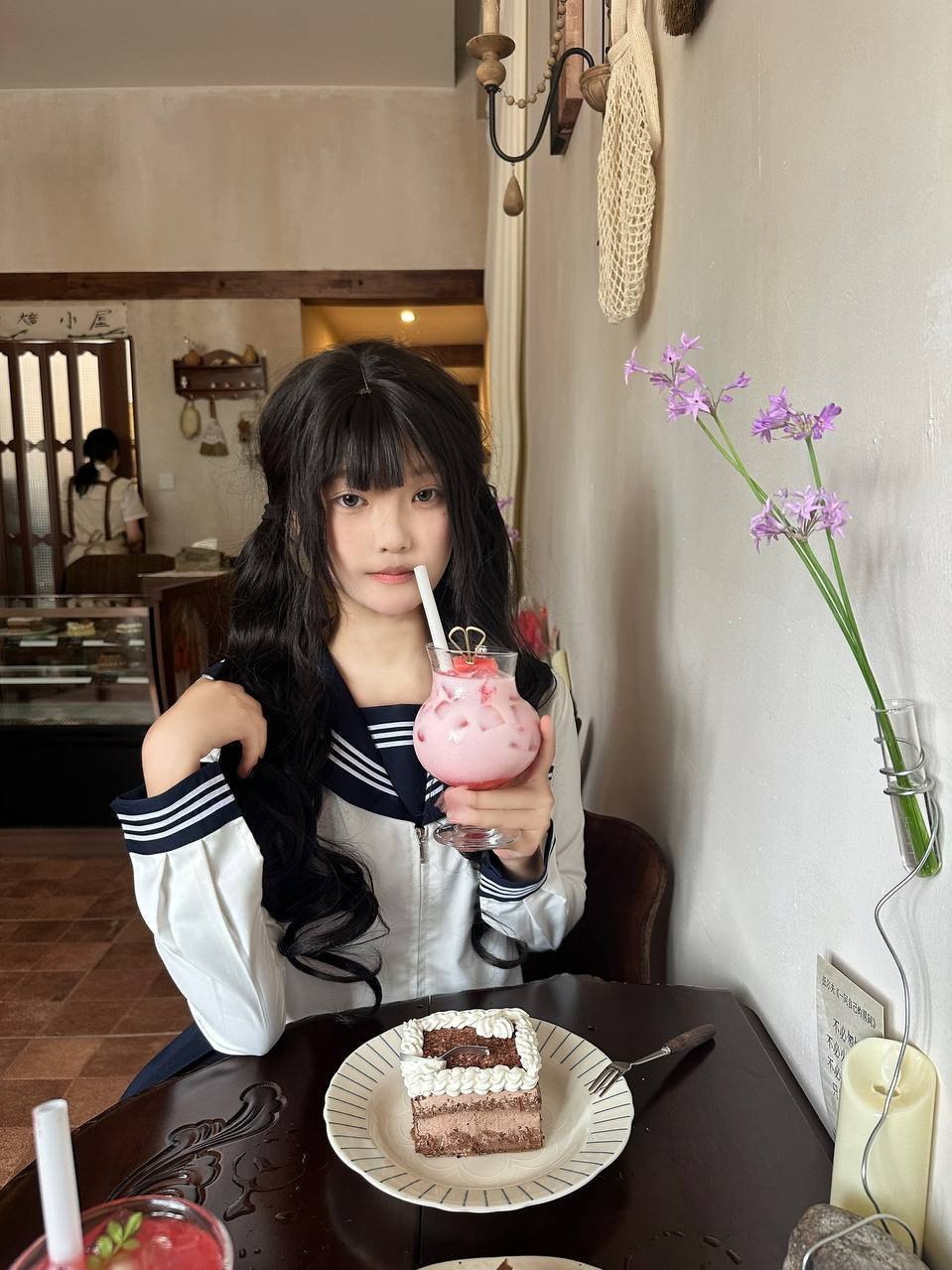 安徽 阜阳 18岁 155cm 108 B杯 无 可爱 抽烟纹身:不抽烟有纹身 SM:否 无套:可 口交:可 过夜:可 同居:否 可飞:可 价格:1.5 特点:可爱