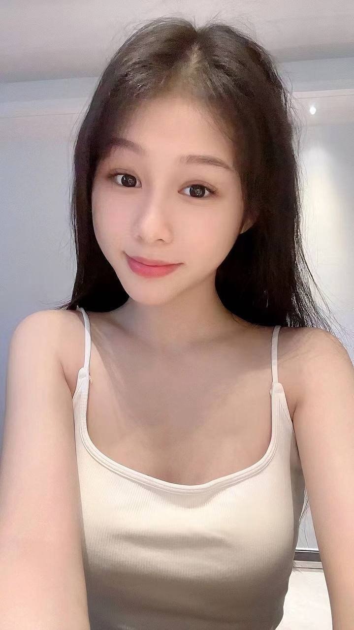 广东 佛山 19岁 160cm 75 A杯 自媒体 性格好,听话,无不良嗜好,懂分寸,擅长交流 抽烟纹身:无 SM:可 无套:否 口交:可 过夜:可 同居:可 可飞:可 有港澳通行证 价格:8-14 特点:性格好,听话,无不良嗜好,懂分寸,擅长交流