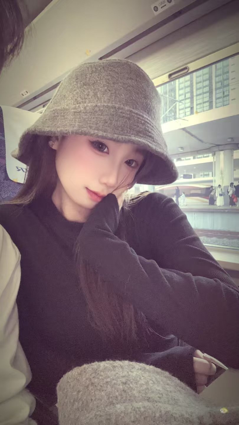 广东 揭阳 18岁 155cm 80 A杯 前台 听话 很乖 第一次接触 抽烟纹身:有纹身 SM:否 无套:否 口交:可 过夜:可 同居:否 可飞:省内 价格:6 特点:听话 很乖 第一次接触
