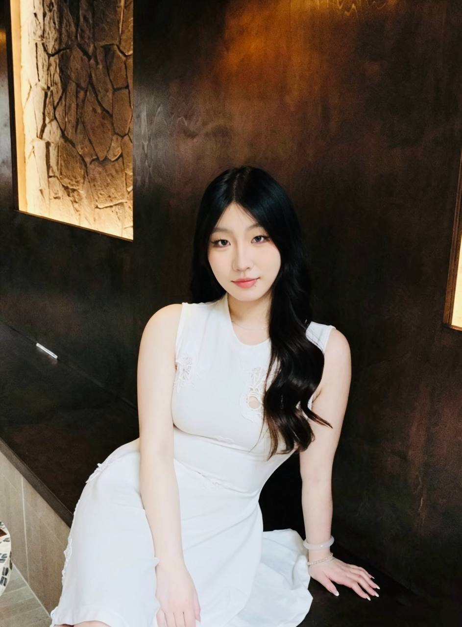 山东 泰安 19岁 167cm 127 C杯 学生 胸大,在校大二学生,美术专业,会说话,会哄人情绪价值给的高 抽烟纹身:抽烟 SM:是 无套:可 口交:否 过夜:否 同居:否 可飞:可 其他城市 价格:10 特点:胸大,在校大二学生,美术专业,会说话,会哄人情绪价值给的高