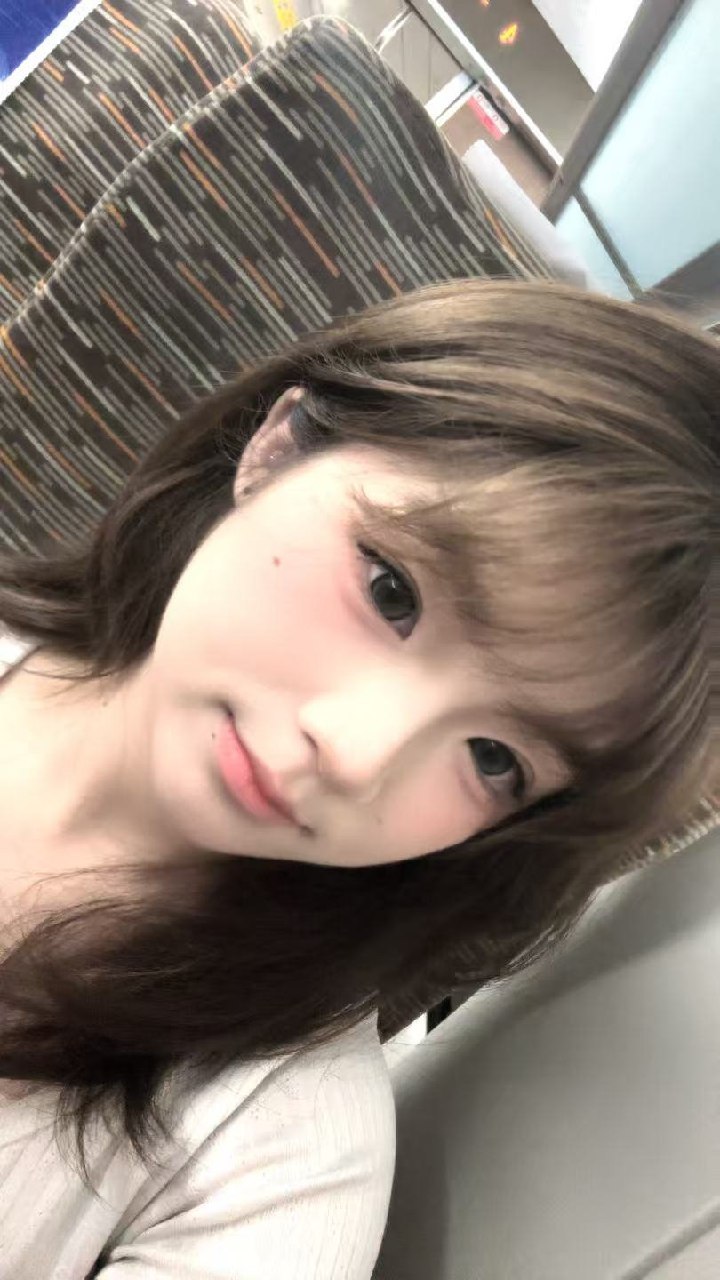广东 阳江 18岁 155cm 90 C杯 学生 第一次接,女高,嫩,敏感水多,紧,会提供情绪价值,会唱歌 抽烟纹身:无 SM:否 无套:可 口交:可 过夜:可 同居:否 可飞:否 价格:2-3.5 特点:第一次接,女高,嫩,敏感水多,紧,会提供情绪价值,会唱歌