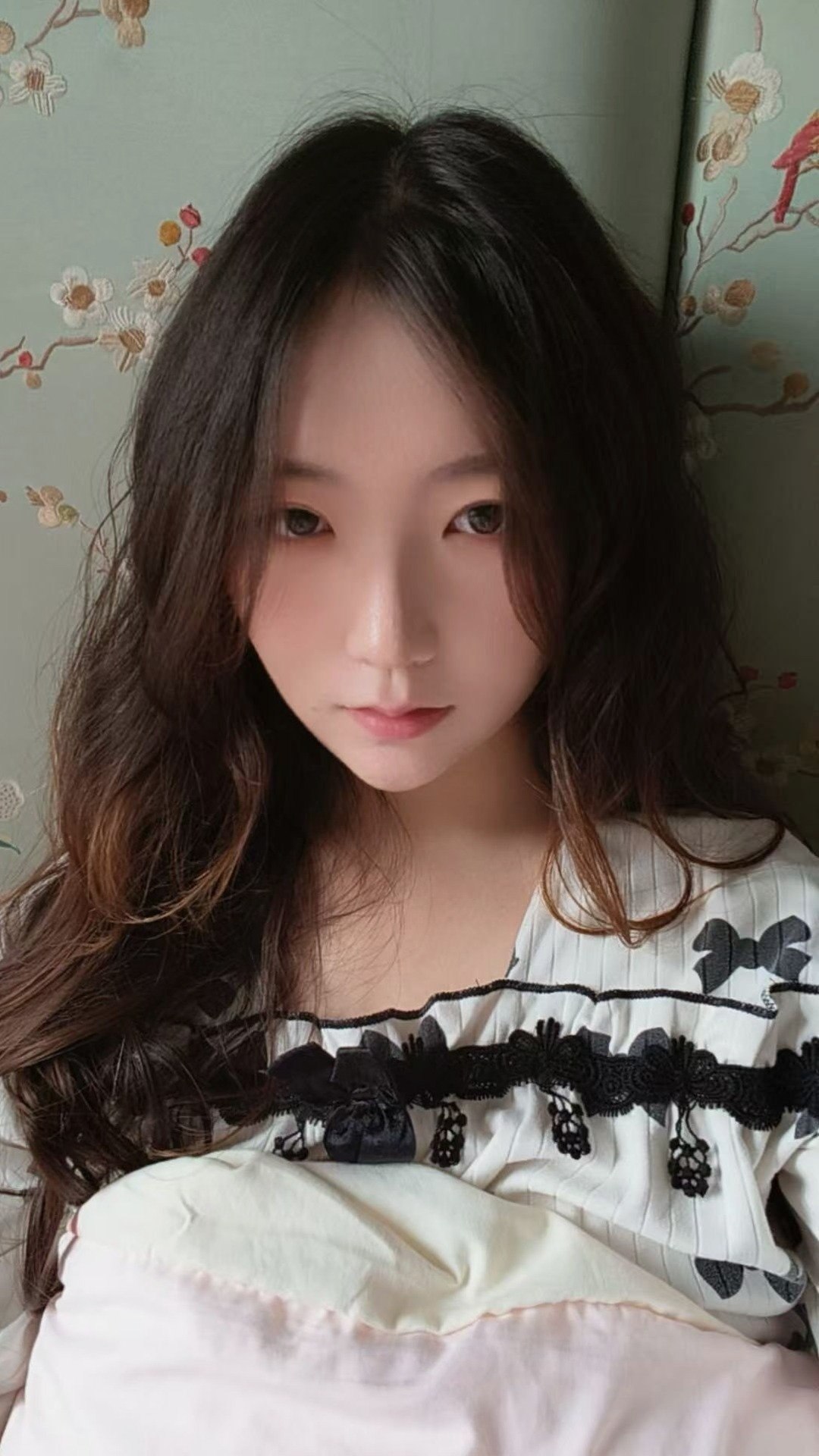 河北 石家庄 22岁 167cm 121 B杯 教培 皮肤白,会提供情绪价值 SM:是 无套:否 口交:可 过夜:可 同居:否 可飞:可 价格:60 特点:皮肤白,会提供情绪价值