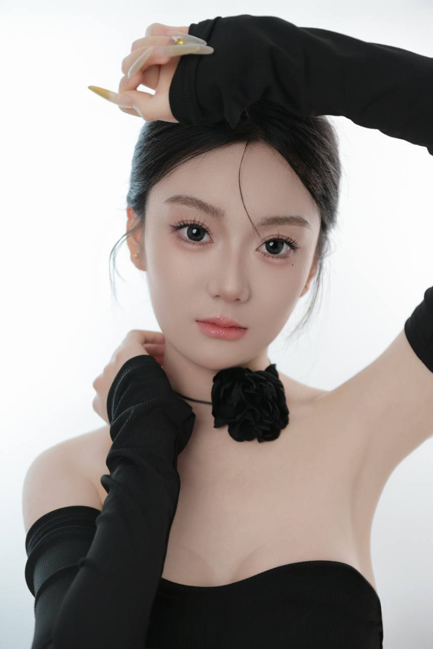 山东 济南 19岁 175cm 50 D杯 学生 情商高,性格活泼开朗,听哥哥话乖巧懂事,胸大 D罩杯,腿长 107cm 腰细,三围:90 61 90 抽烟纹身:无纹身 SM:否 无套:否 口交:可 过夜:可 同居:可 可飞:可 价格:9 特点:情商高,性格活泼开朗,听哥哥话乖巧懂事,胸大 D罩杯,腿长 107cm 腰细,三围:90 61 90