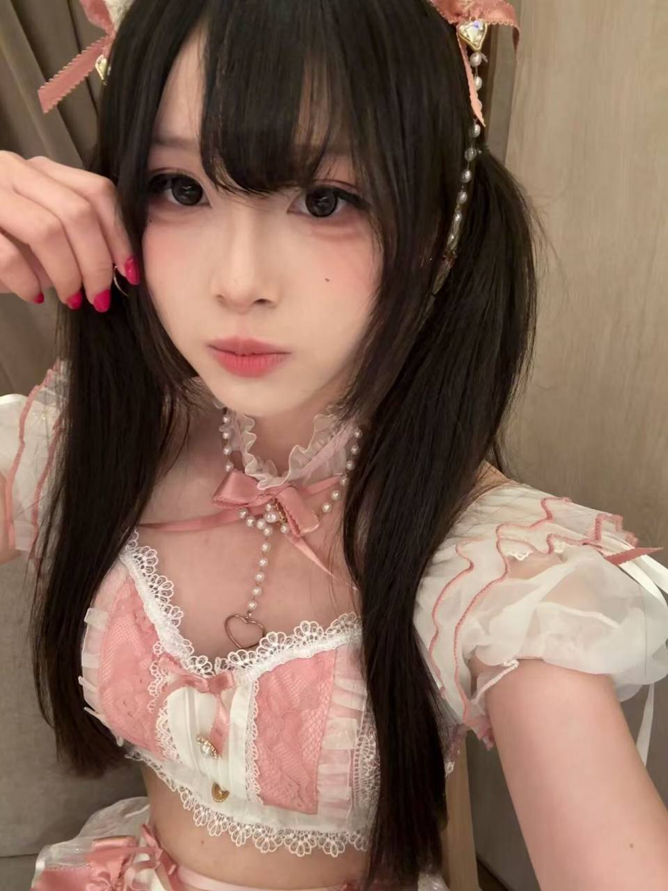 湖南 长沙 21岁 155cm 80 A杯 无 角色扮演 抽烟纹身:偶尔抽烟无纹身 SM:是 无套:否 口交:否 过夜:可 同居:否 可飞:可以 价格:6 特点:角色扮演