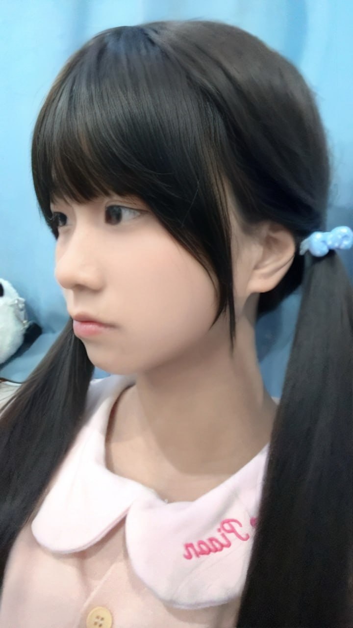 四川 雅安汉源 18岁 154cm 84 B杯 学生 乖巧听话粘人 抽烟纹身:无 SM:是 无套:否 口交:可 过夜:否 同居:否 可飞:否 价格:4 特点:乖巧听话粘人