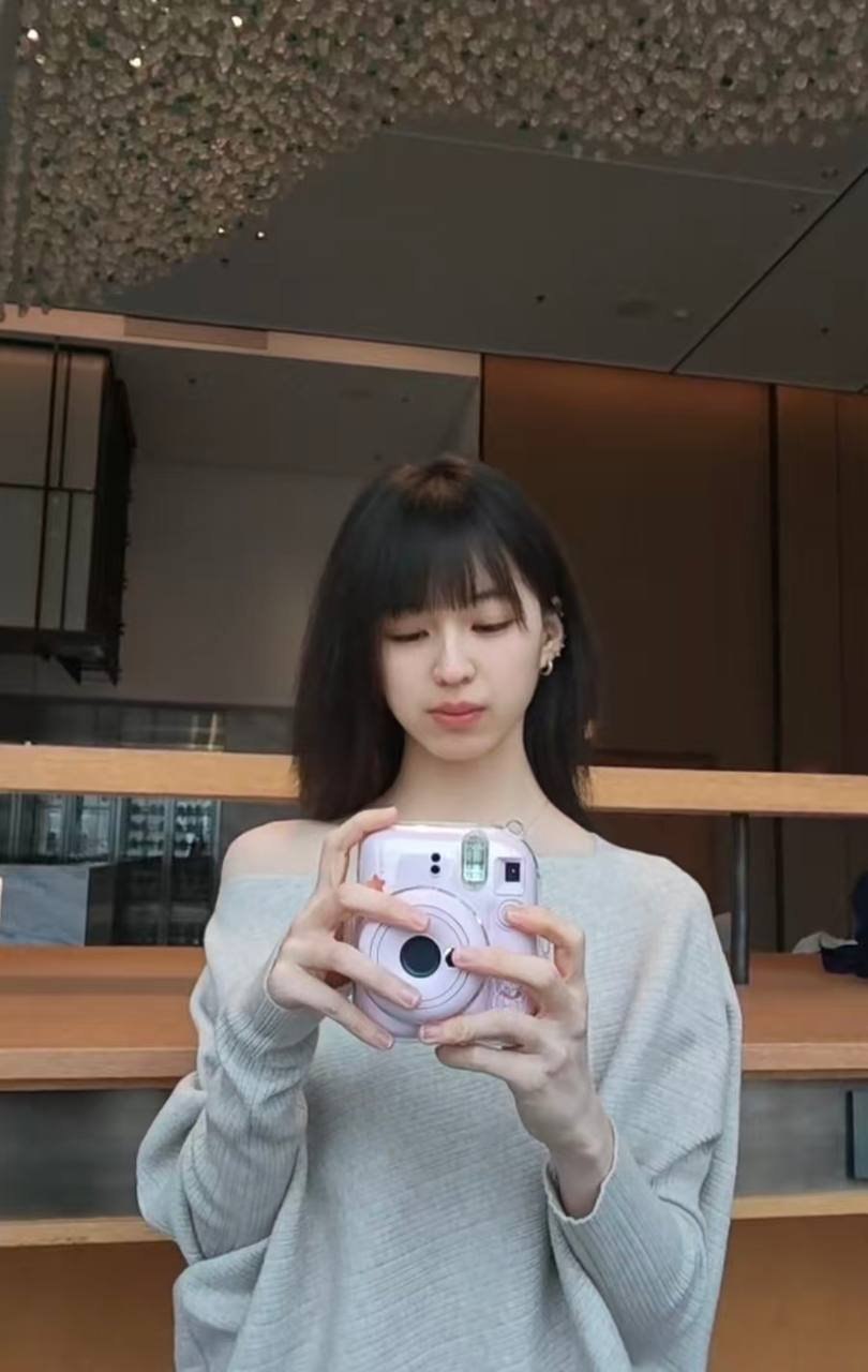 河南 开封 18岁 166cm 100 B杯 学生 会跳舞 身材好 腿长 抽烟纹身:无 SM:轻微 无套:可 口交:可 过夜:可 同居:可 可飞:可 港澳台或安全国家 价格:5 特点:会跳舞 身材好 腿长