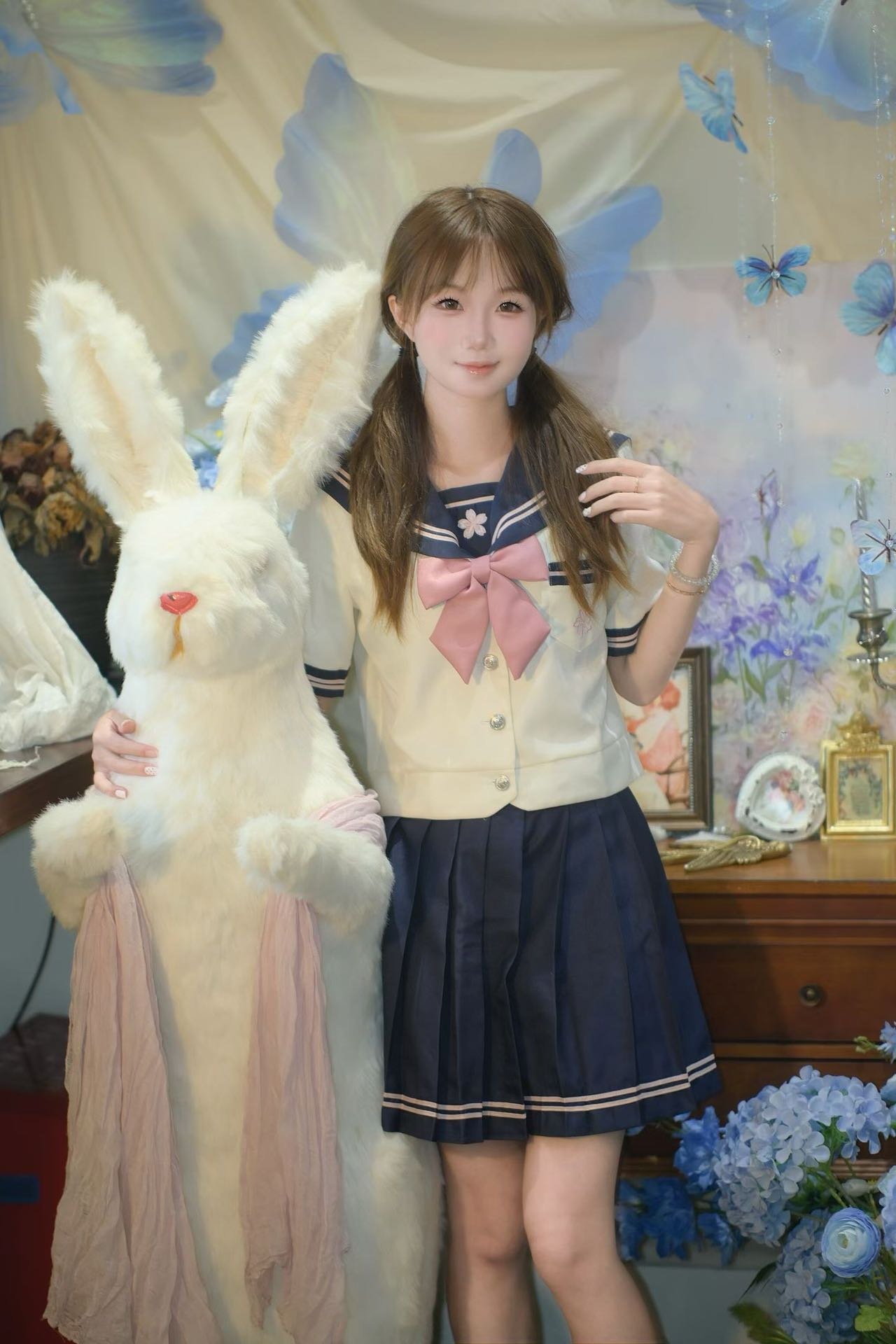 广东 广州 19岁 162cm 92 B杯 学生 学生妹 配合度高 抽烟纹身:无 SM:否 无套:可 口交:可 过夜:可 同居:否 可飞:可 价格:7 特点:学生妹 配合度高