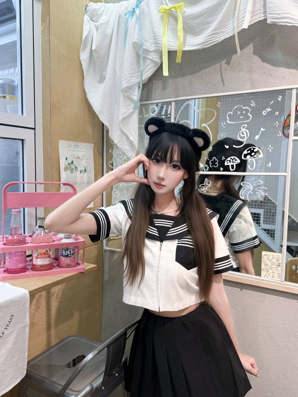 陕西 西安 18岁 163cm 80 A杯 学生 A4腰,筷子腿~身材比例好,听话事儿少不烦人,可提供满满情绪价值! 抽烟纹身:有纹身,偶尔抽烟 SM:是 无套:可 口交:可 过夜:可 同居:否 可飞:否,省内可 价格:8 特点:A4腰,筷子腿~身材比例好,听话事儿少不烦人,可提供满满情绪价值!
