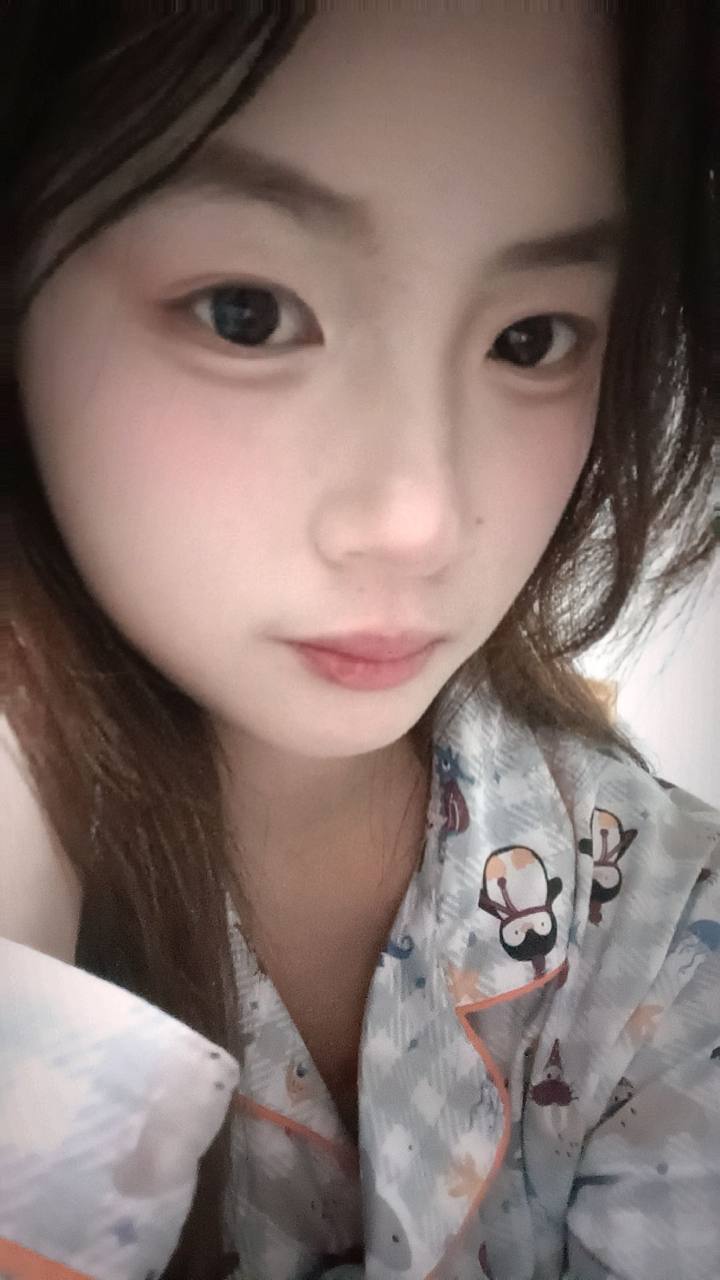 山东 济南 18岁 159cm 95 A杯 学生 抽烟纹身:无纹身 SM:否 无套:否 口交:否 过夜:可 同居:否 可飞:可 价格:6