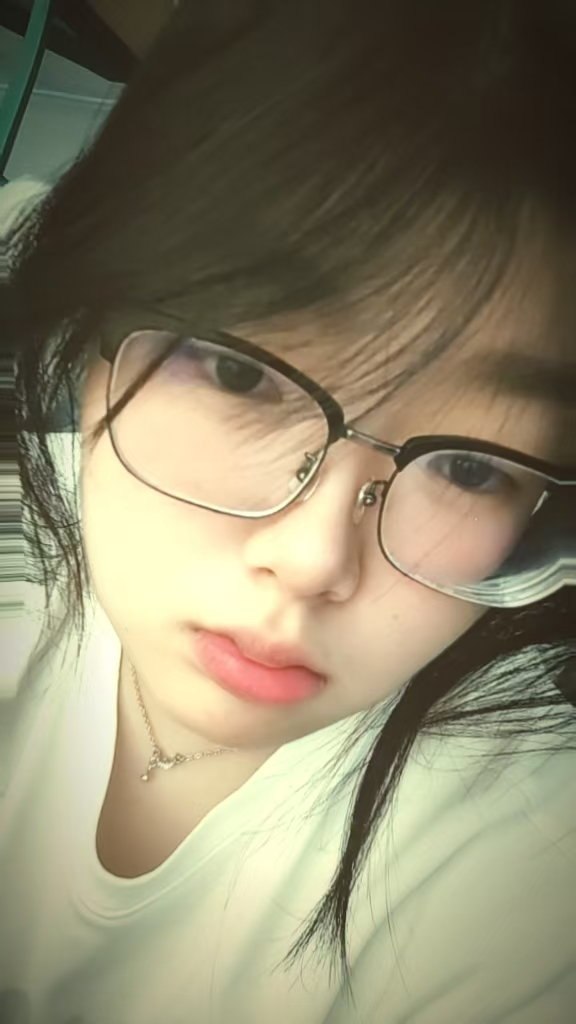 江苏 扬州 18岁 168cm 155 D杯 学生 处女支持检测 年纪小 嫩妹 听话 懂事 胸大 抽烟纹身:无 SM:否 无套:可 口交:可 过夜:可 同居:否 可飞:可 价格:3 特点:处女支持检测 年纪小 嫩妹 听话 懂事 胸大